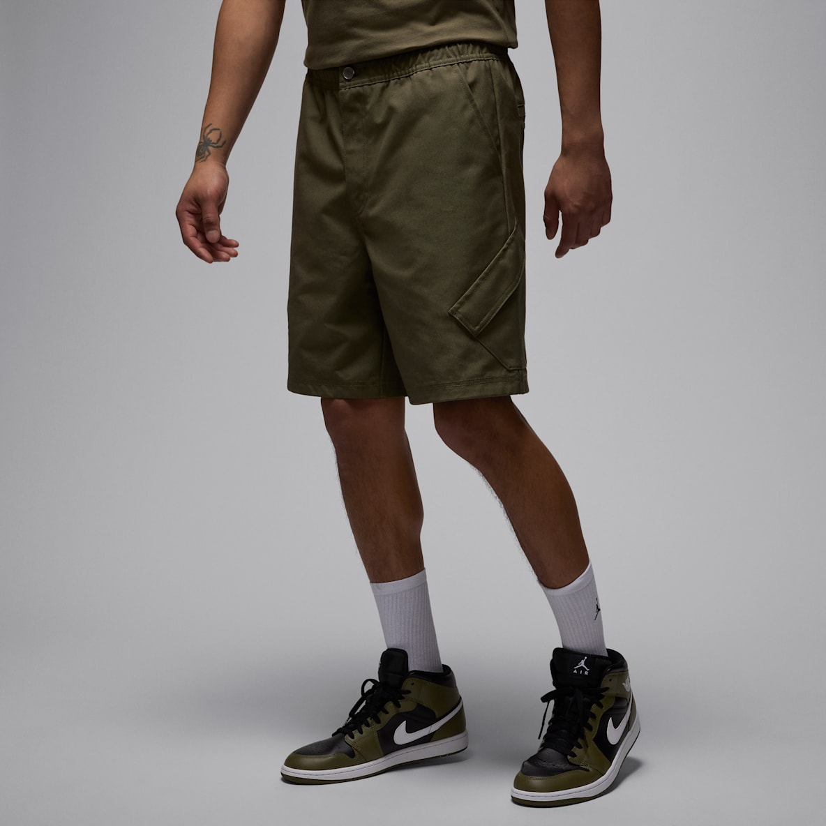 Nike オリーブグリーン ショートパンツ　テニスウェア Nike オリーブグリーン ショートパンツSサイズ テニスウェア NIKE